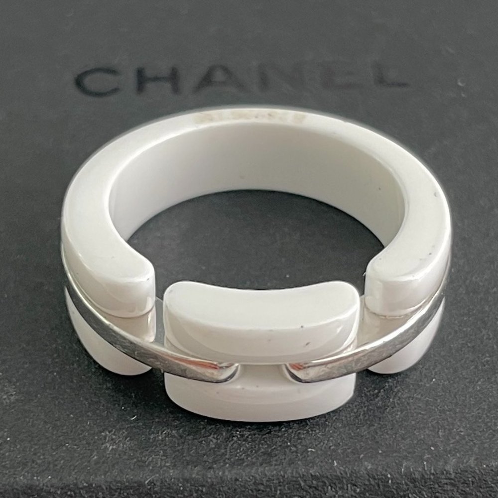 Chanel Ultra Ring White Ceramic and White Gold Size 6.5